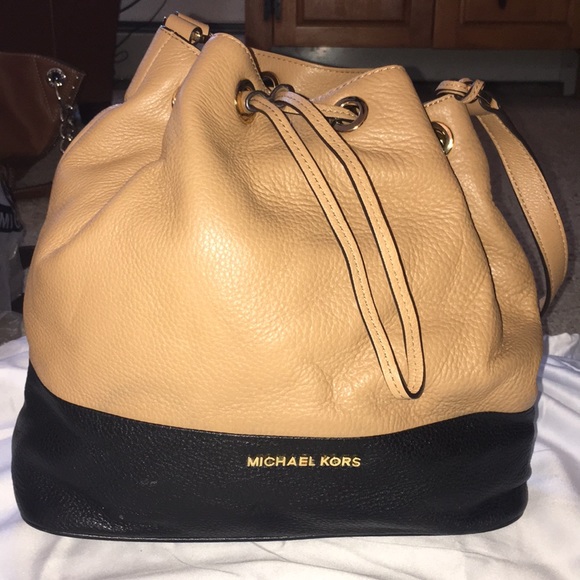 KORS Michael Kors | Bags | Michael Kors Bucket Bag | Poshmark